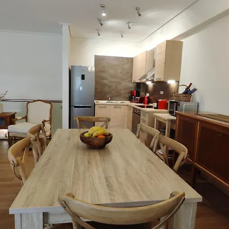 Nefeli Duplex Karavómilosz